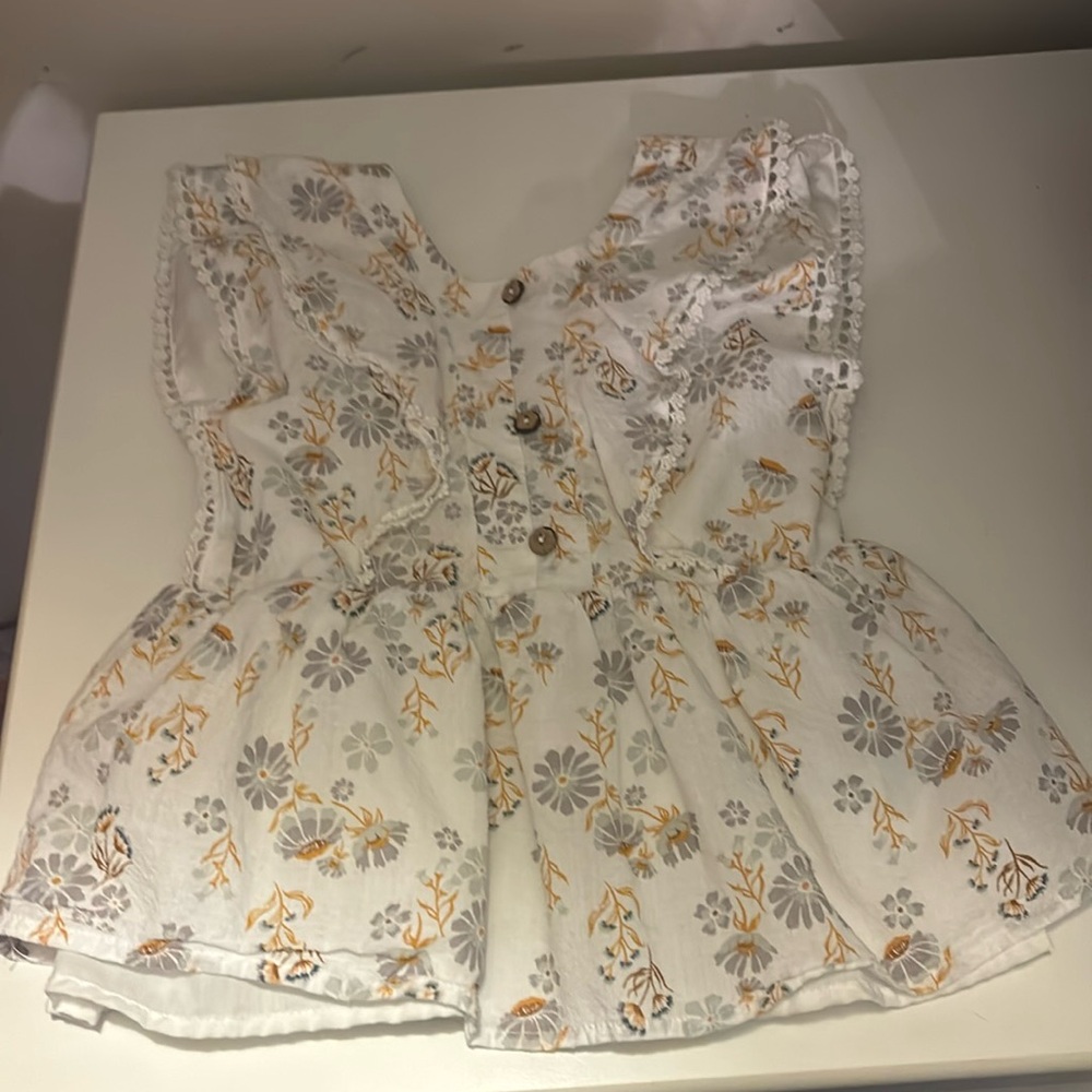 Cute Rachel Zoe top